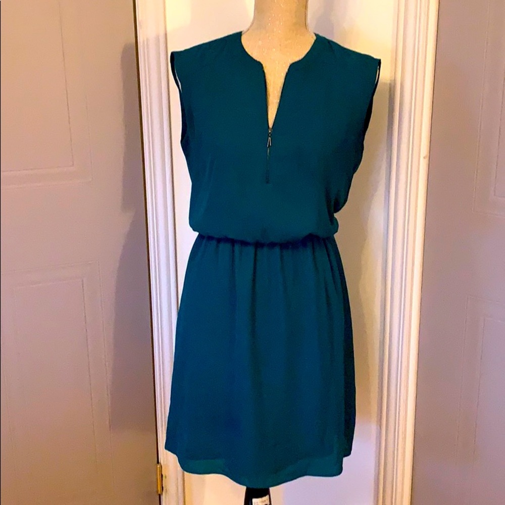 Reitmans Small Emerald sleeveless crepe dress